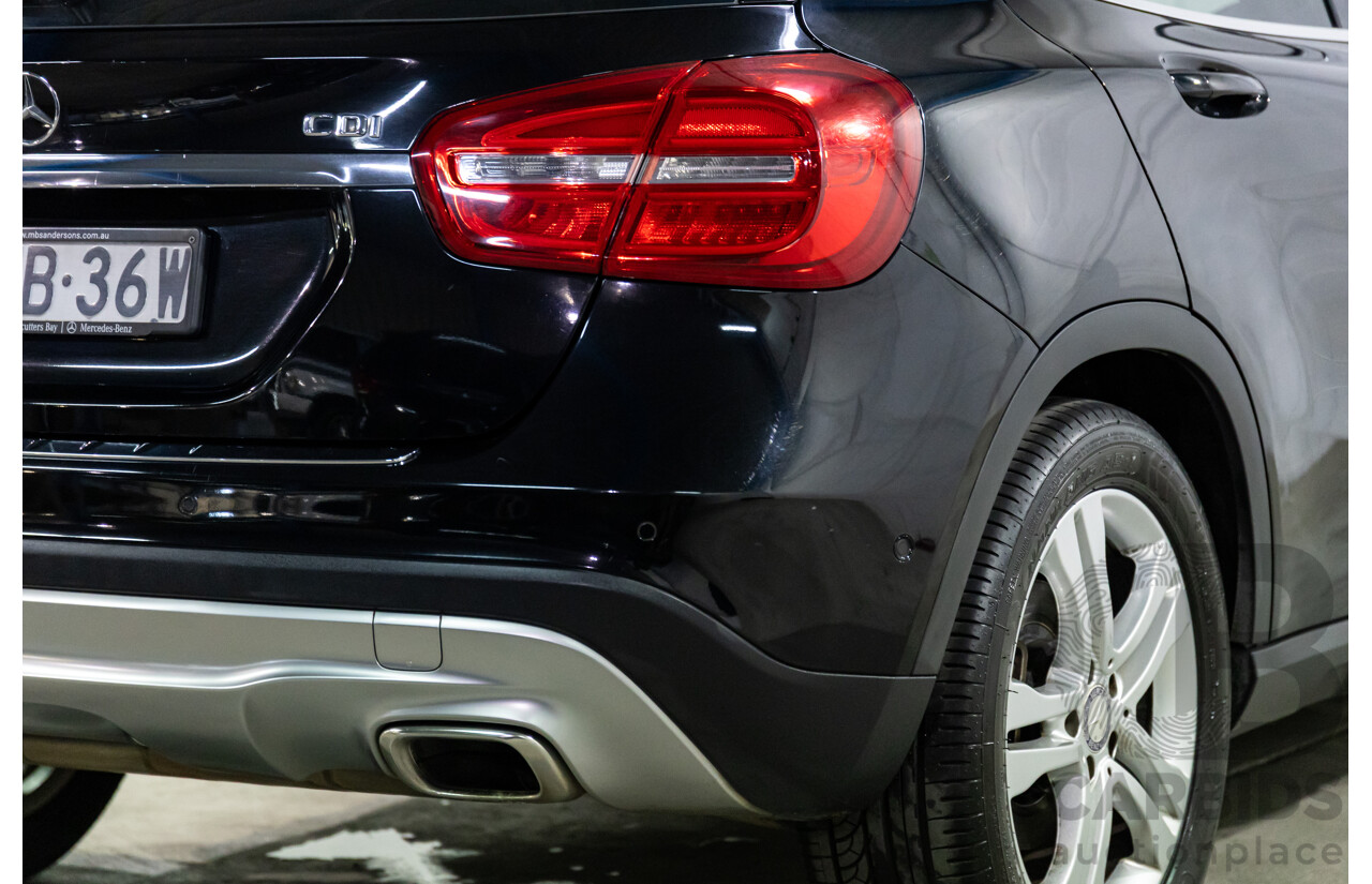 11/2014 Mercedes-Benz GLA200 CDI (FWD) X156 4d Wagon Cosmos Black Metallic Turbo 2.1L