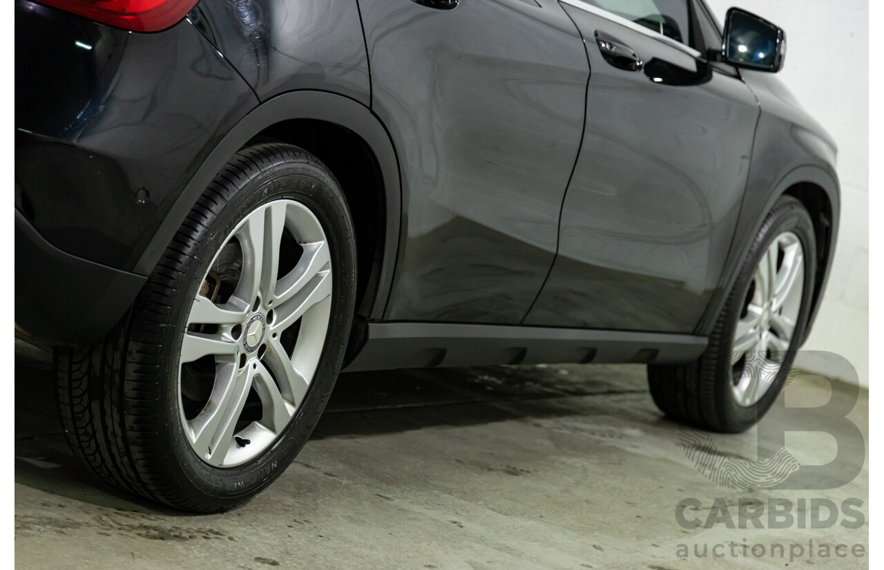 11/2014 Mercedes-Benz GLA200 CDI (FWD) X156 4d Wagon Cosmos Black Metallic Turbo 2.1L