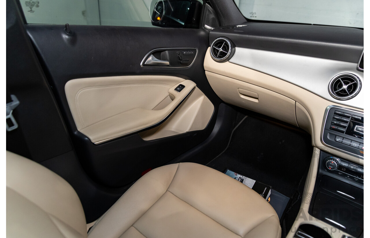 11/2014 Mercedes-Benz GLA200 CDI (FWD) X156 4d Wagon Cosmos Black Metallic Turbo 2.1L