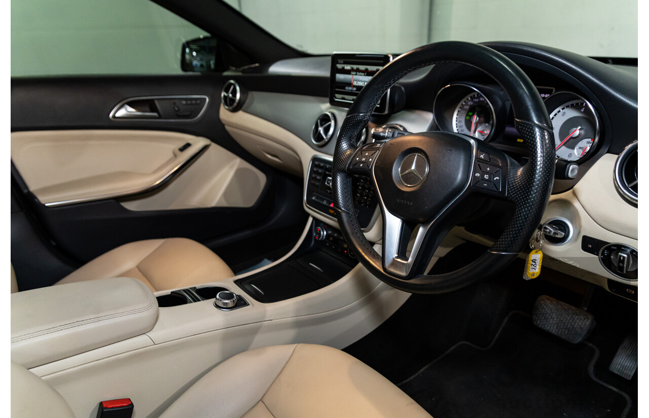 11/2014 Mercedes-Benz GLA200 CDI (FWD) X156 4d Wagon Cosmos Black Metallic Turbo 2.1L