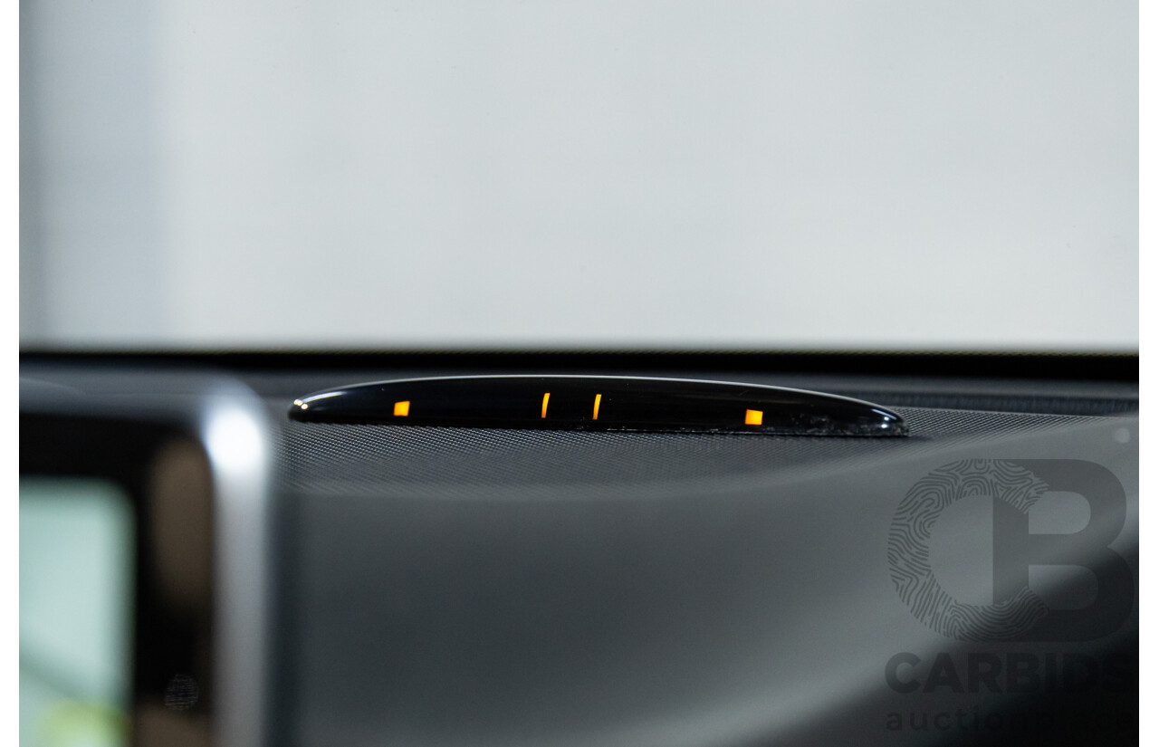 11/2014 Mercedes-Benz GLA200 CDI (FWD) X156 4d Wagon Cosmos Black Metallic Turbo 2.1L