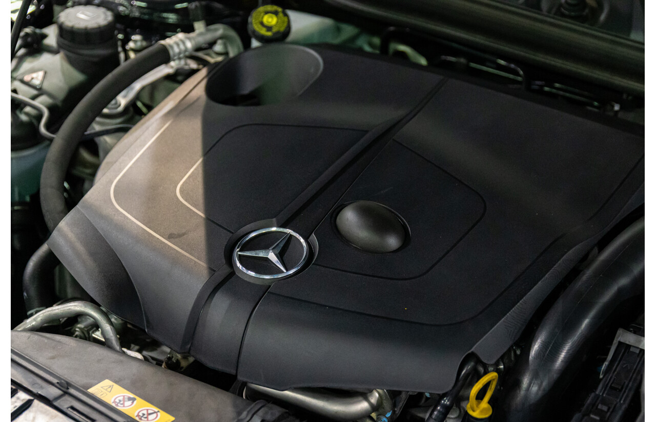 11/2014 Mercedes-Benz GLA200 CDI (FWD) X156 4d Wagon Cosmos Black Metallic Turbo 2.1L