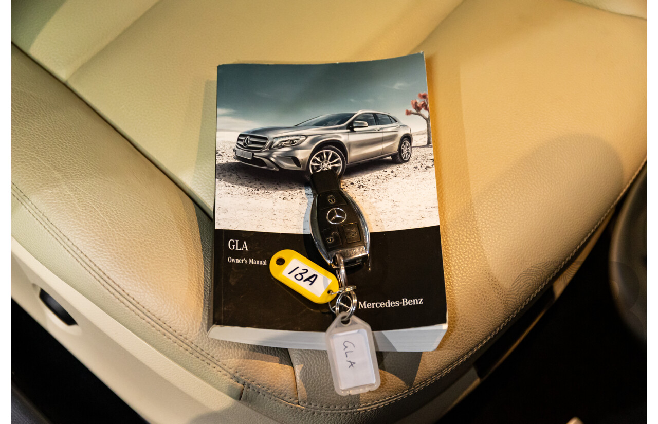 11/2014 Mercedes-Benz GLA200 CDI (FWD) X156 4d Wagon Cosmos Black Metallic Turbo 2.1L