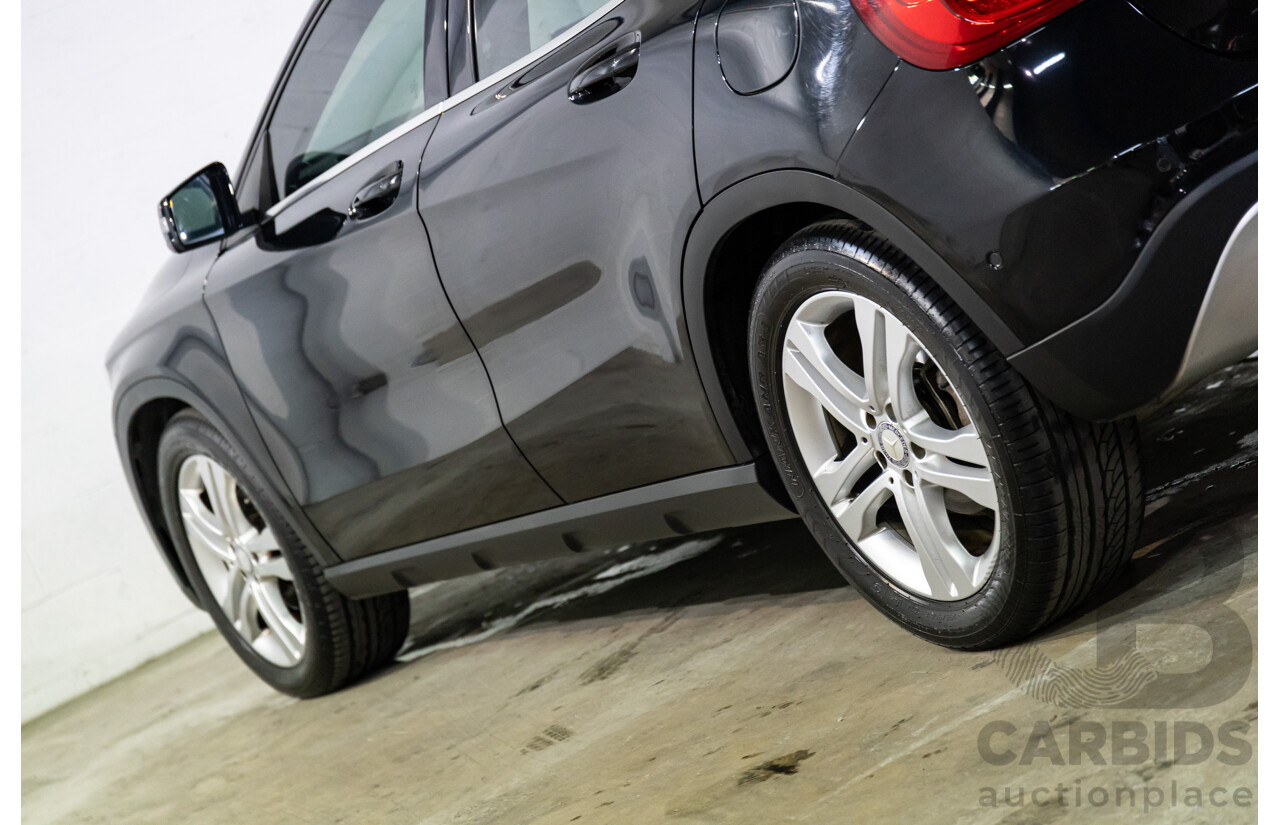 11/2014 Mercedes-Benz GLA200 CDI (FWD) X156 4d Wagon Cosmos Black Metallic Turbo 2.1L