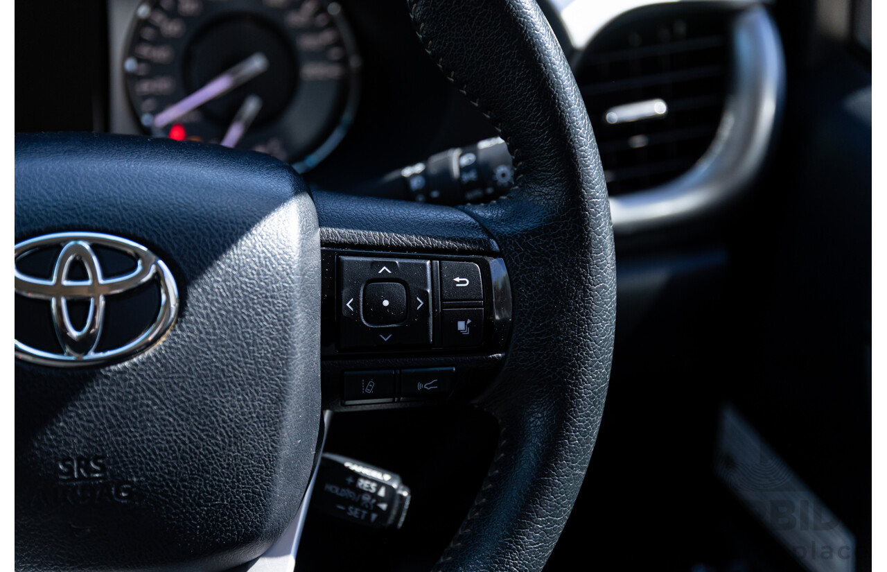 01/2022 Toyota Hilux SR5 (4x4) GUN126R Double Cab P/Up Super White Turbo Diesel 2.8L