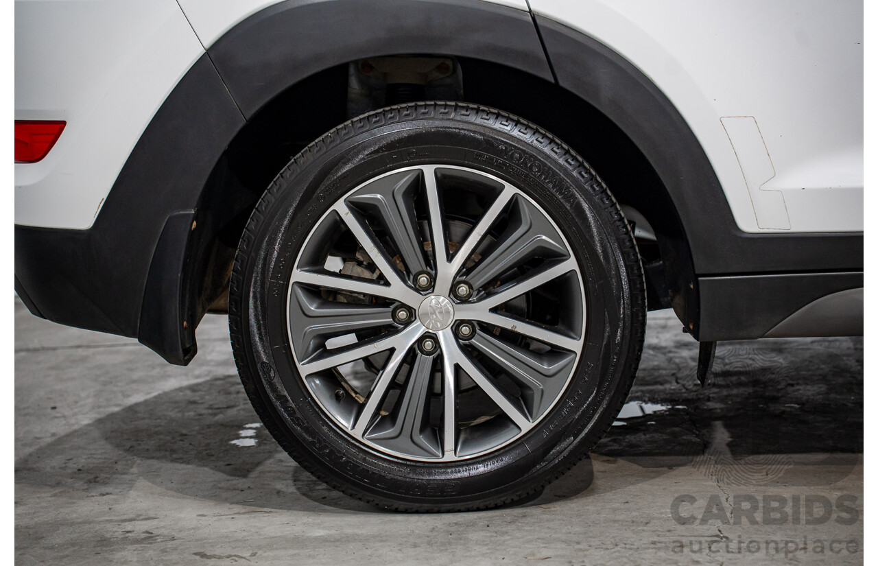 8/2015 Hyundai Tucson Active X (FWD) TL 4d Wagon Pure White 2.0L