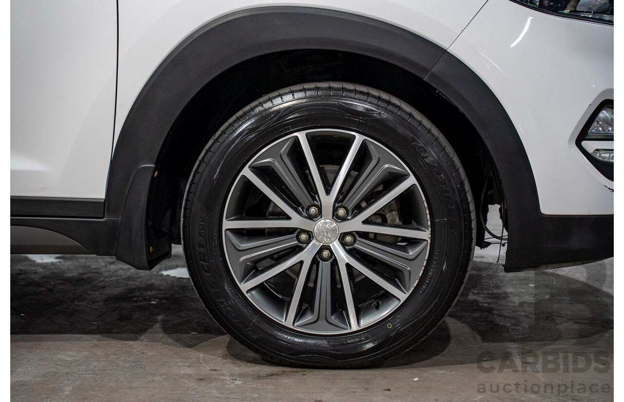 8/2015 Hyundai Tucson Active X (FWD) TL 4d Wagon Pure White 2.0L