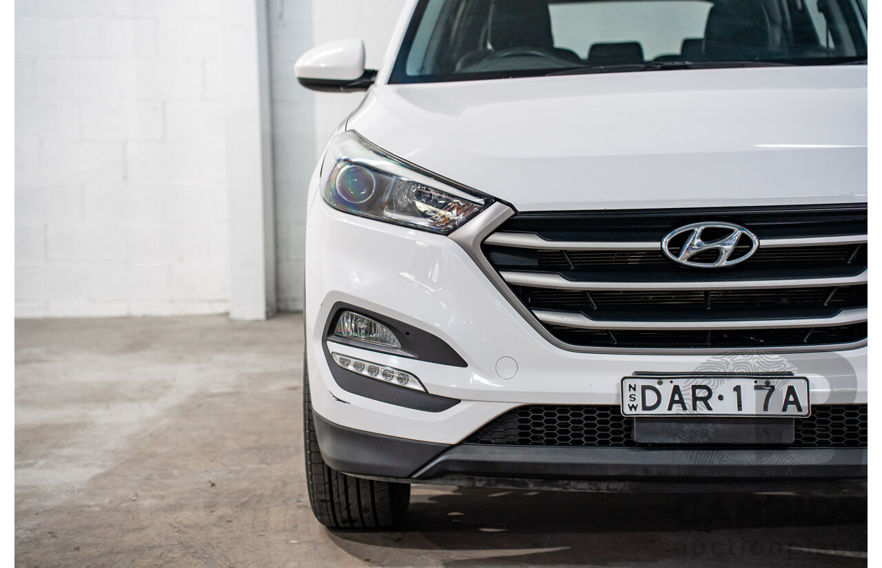 8/2015 Hyundai Tucson Active X (FWD) TL 4d Wagon Pure White 2.0L