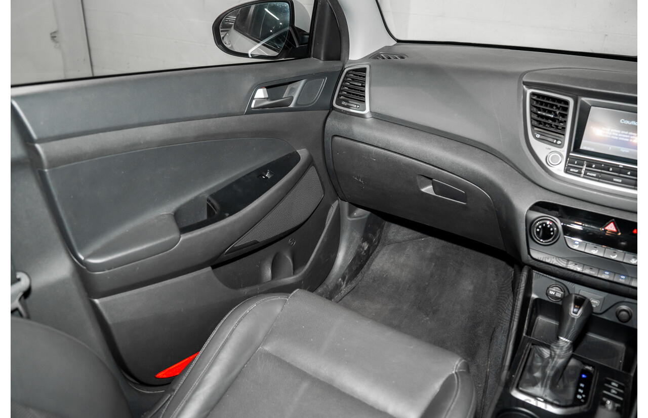 8/2015 Hyundai Tucson Active X (FWD) TL 4d Wagon Pure White 2.0L