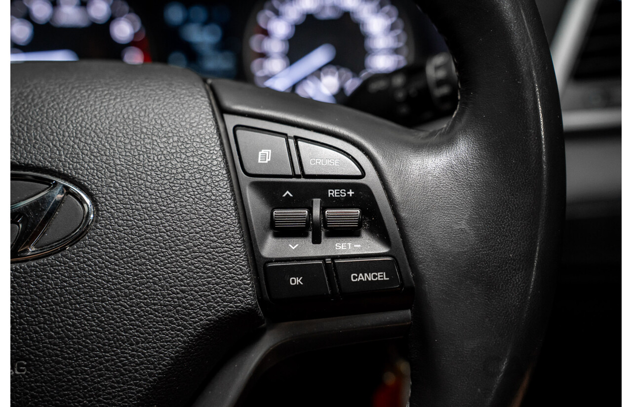 8/2015 Hyundai Tucson Active X (FWD) TL 4d Wagon Pure White 2.0L