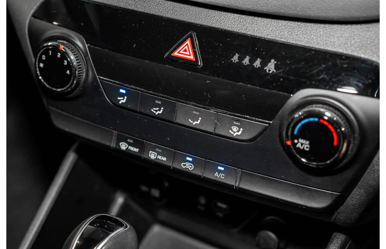 8/2015 Hyundai Tucson Active X (FWD) TL 4d Wagon Pure White 2.0L