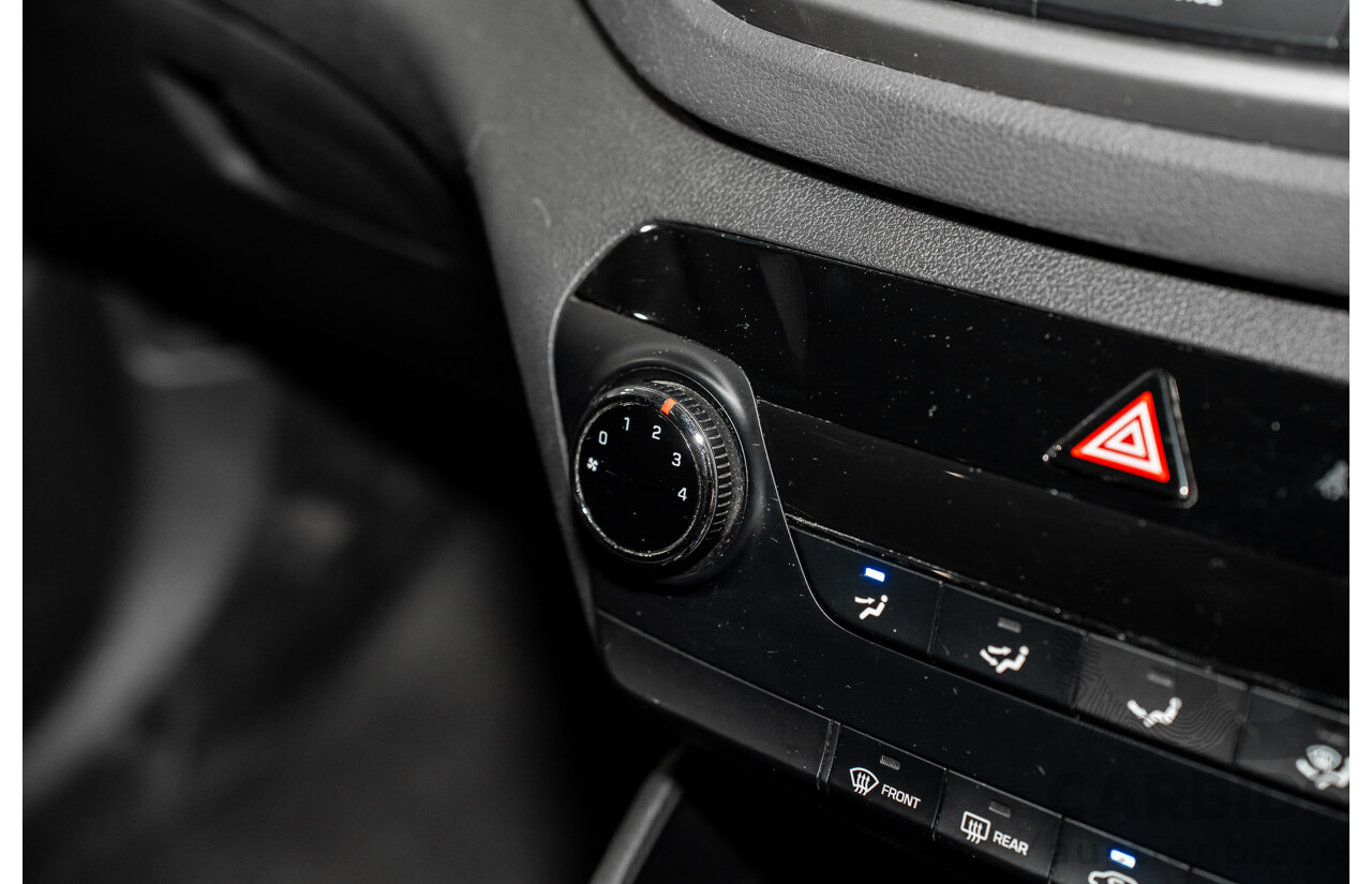 8/2015 Hyundai Tucson Active X (FWD) TL 4d Wagon Pure White 2.0L