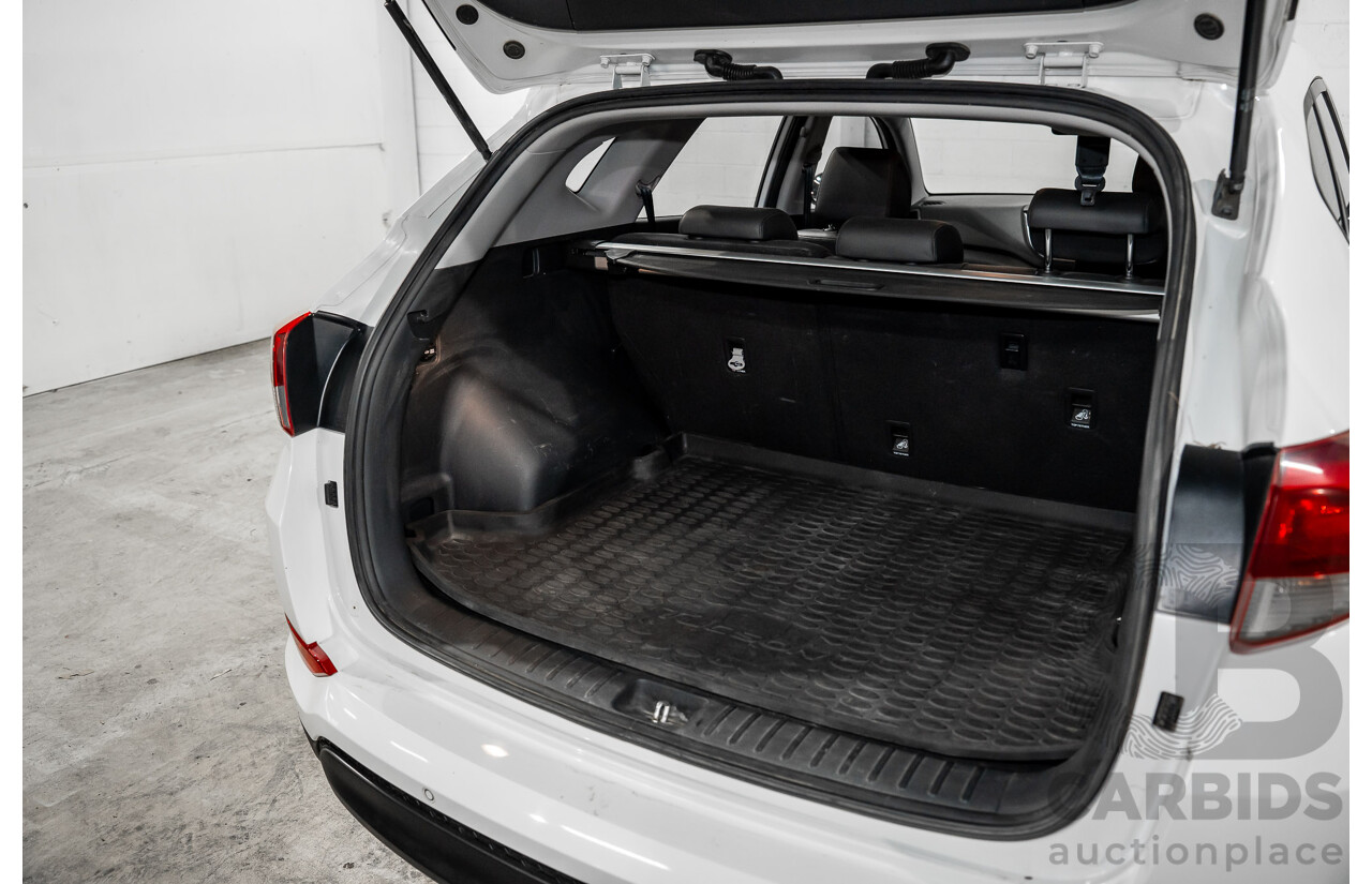 8/2015 Hyundai Tucson Active X (FWD) TL 4d Wagon Pure White 2.0L
