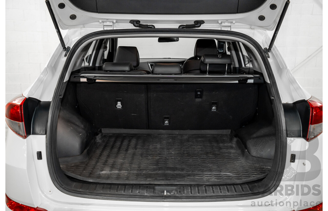 8/2015 Hyundai Tucson Active X (FWD) TL 4d Wagon Pure White 2.0L