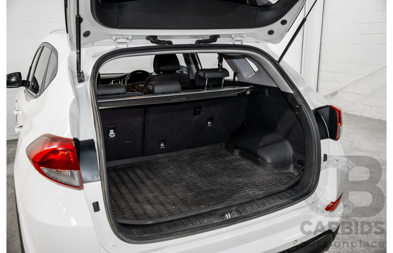 8/2015 Hyundai Tucson Active X (FWD) TL 4d Wagon Pure White 2.0L