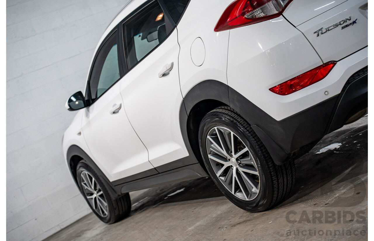 8/2015 Hyundai Tucson Active X (FWD) TL 4d Wagon Pure White 2.0L
