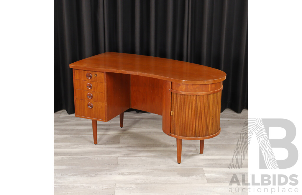Vintage Danish Kidney-Shaped Teak Desk with Bar, by Feldballes Mobelfabrik, Attributed to Kai Kristiansen, 1950s