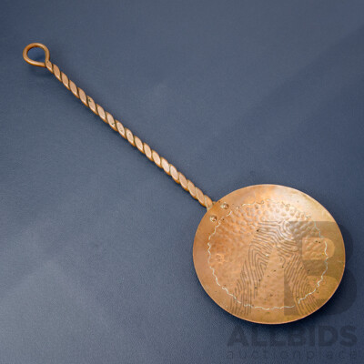 Vintage Weeda Tasmania Copper Ladle with Hammered Finish