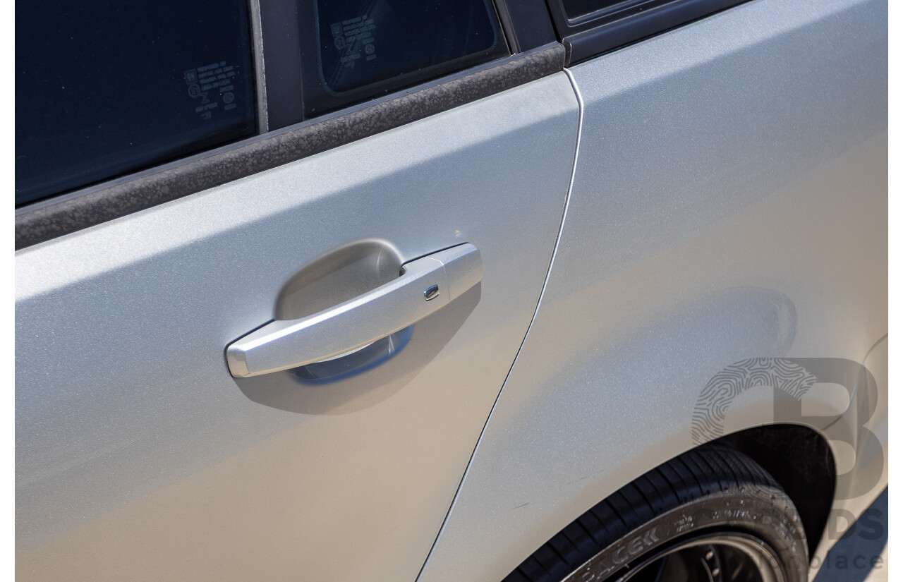8/2016 Holden Commodore SV6 Black Edition VFII MY16 4D Sportwagon Nitrate Silver V6 3.6L
