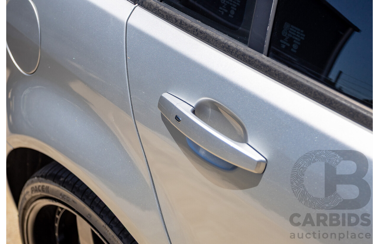 8/2016 Holden Commodore SV6 Black Edition VFII MY16 4D Sportwagon Nitrate Silver V6 3.6L