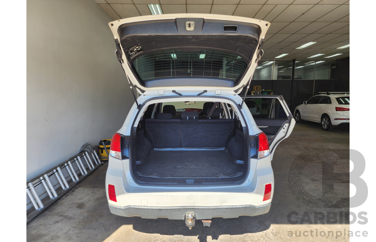 7/2010 Subaru Outback 2.5i MY10 4d Wagon White 2.5L