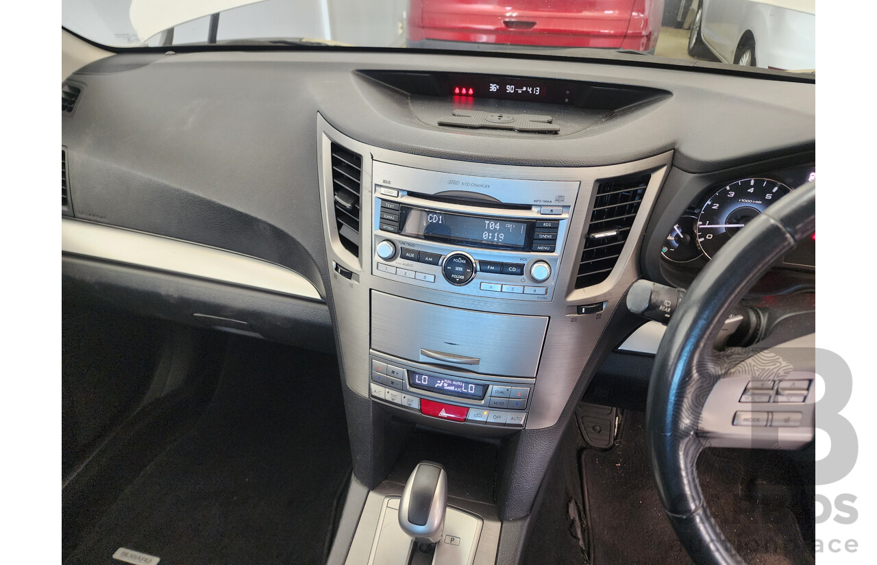 7/2010 Subaru Outback 2.5i MY10 4d Wagon White 2.5L