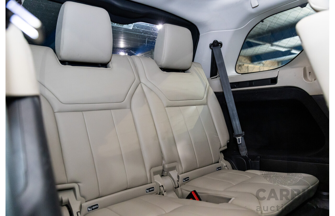 07/2017 Land Rover Discovery TD4 SE (4WD) MY17 4d Wagon Loire Blue Metallic Turbo Diesel 2.0L