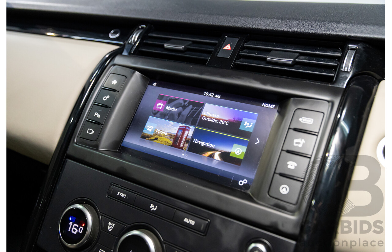 07/2017 Land Rover Discovery TD4 SE (4WD) MY17 4d Wagon Loire Blue Metallic Turbo Diesel 2.0L