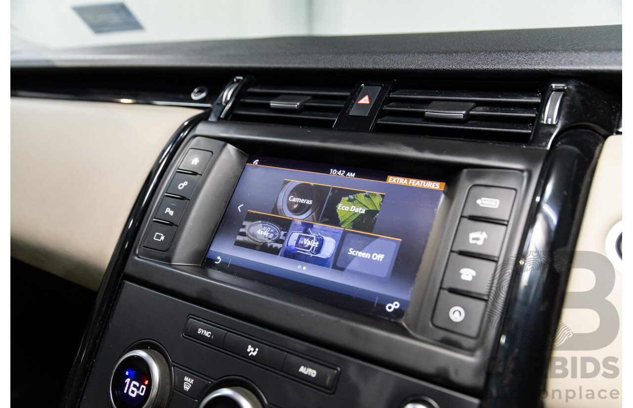 07/2017 Land Rover Discovery TD4 SE (4WD) MY17 4d Wagon Loire Blue Metallic Turbo Diesel 2.0L