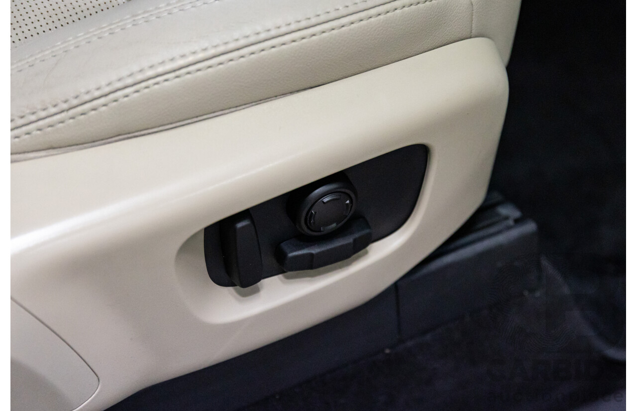 07/2017 Land Rover Discovery TD4 SE (4WD) MY17 4d Wagon Loire Blue Metallic Turbo Diesel 2.0L