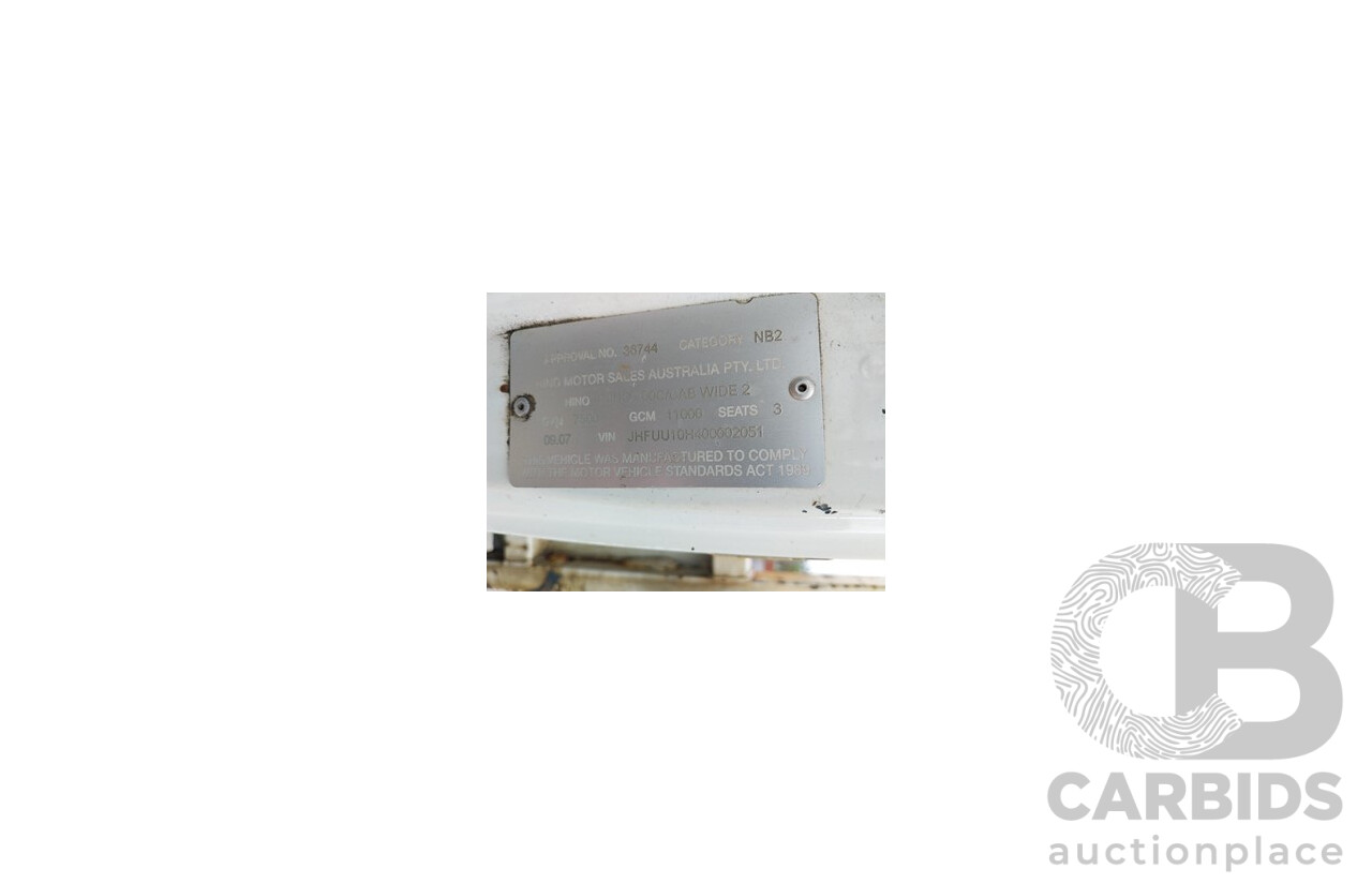 09/2007 Hino 300 Series Trayback Truck 2d Cab Chassis White Turbo Diesel 4.0L