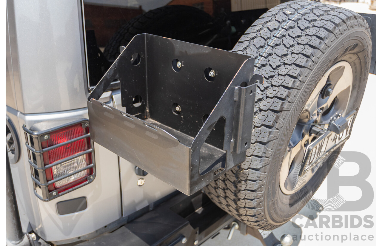 1/2018 Jeep Wrangler Unlimited Overland (4x4) JK MY18 4D Hardtop Billet Silver Metallic V8 5.7L