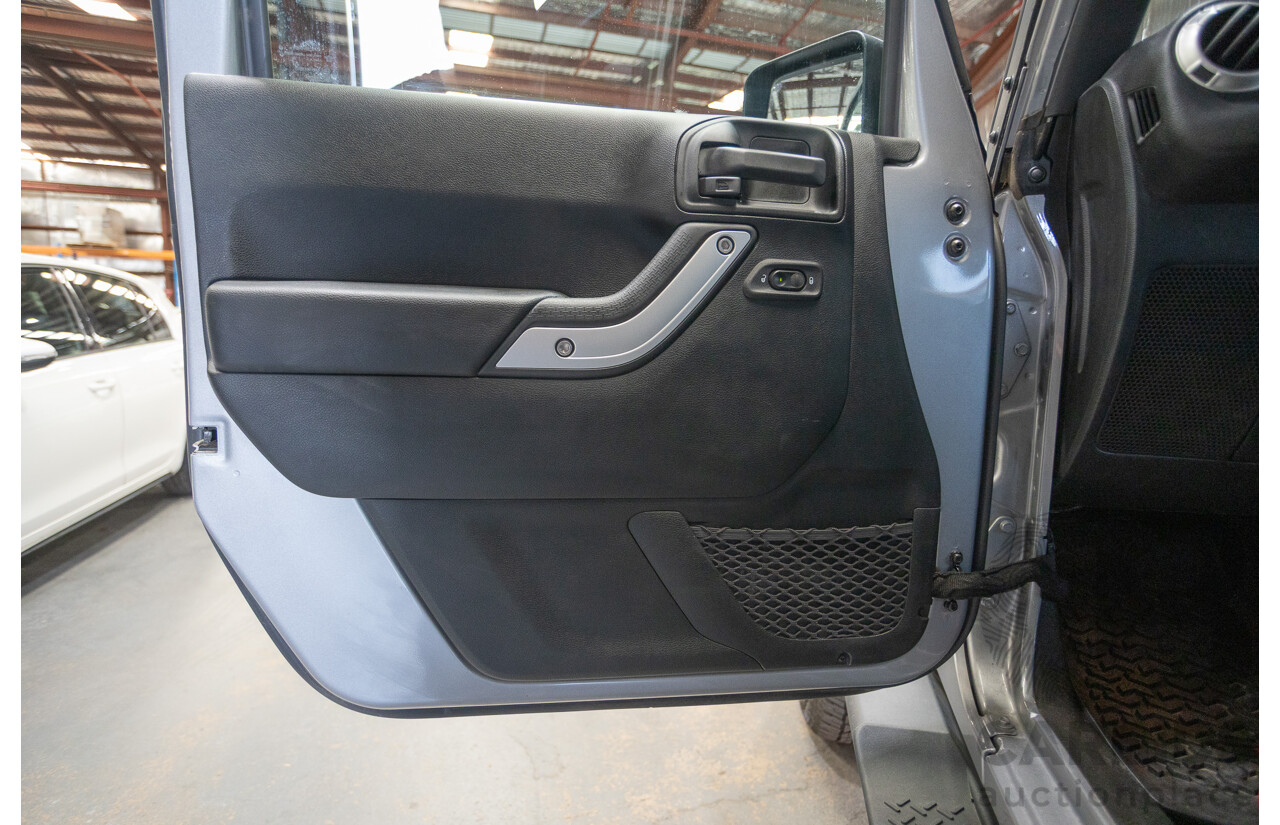 1/2018 Jeep Wrangler Unlimited Overland (4x4) JK MY18 4D Hardtop Billet Silver Metallic V8 5.7L