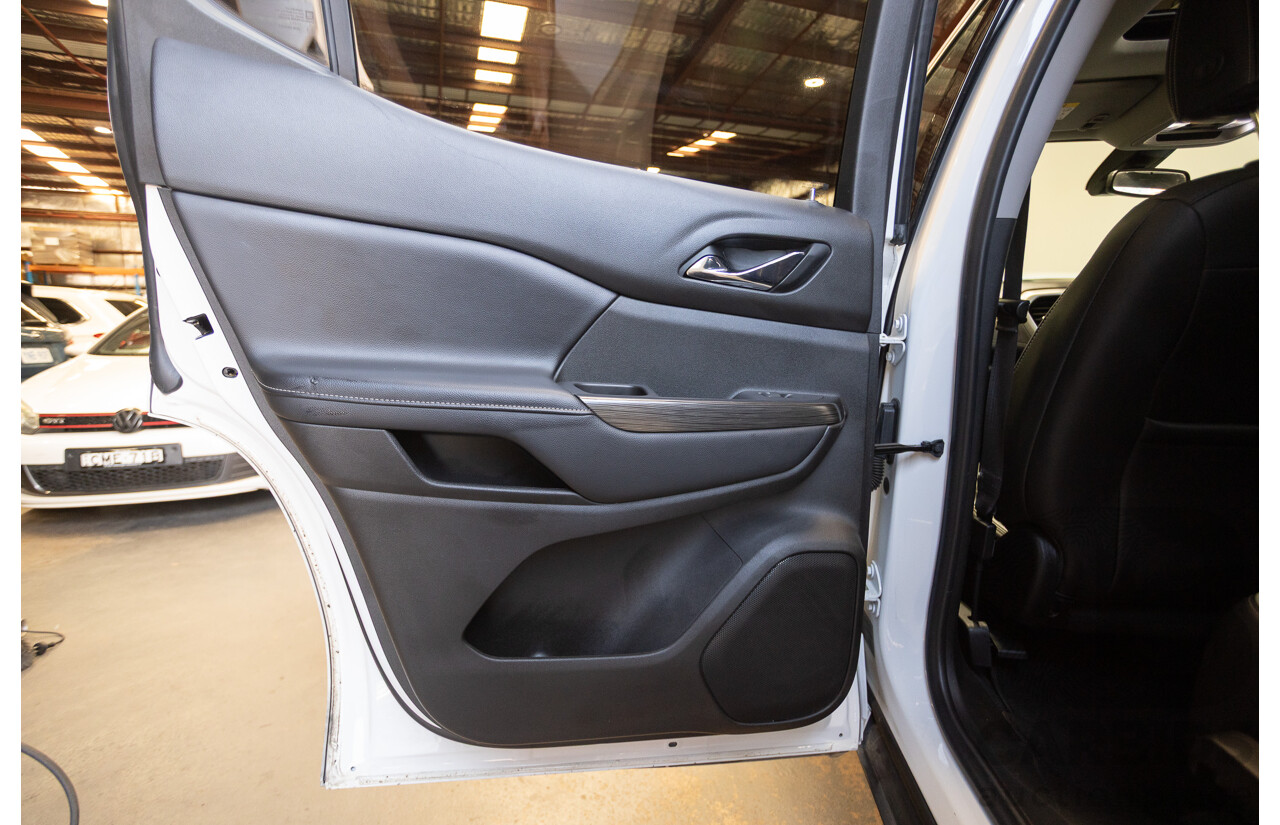 5/2019 Holden Acadia LTZ-V AC MY19 4D Wagon Summit White V6 3.6L - 7 seater