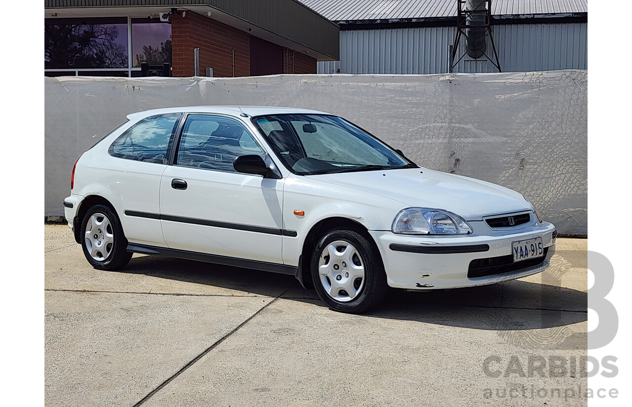 5/1998 Honda Civic CXi  3d Hatchback White 1.6L