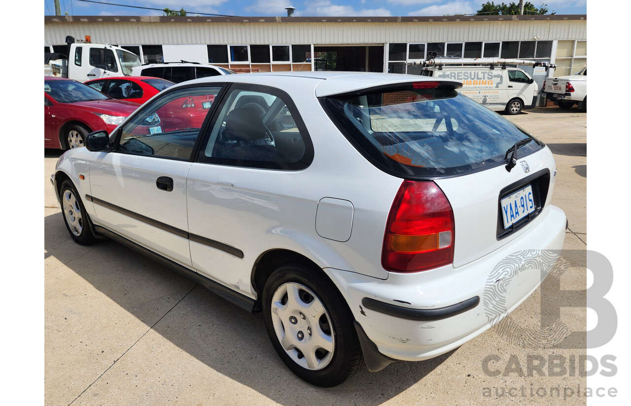 5/1998 Honda Civic CXi  3d Hatchback White 1.6L