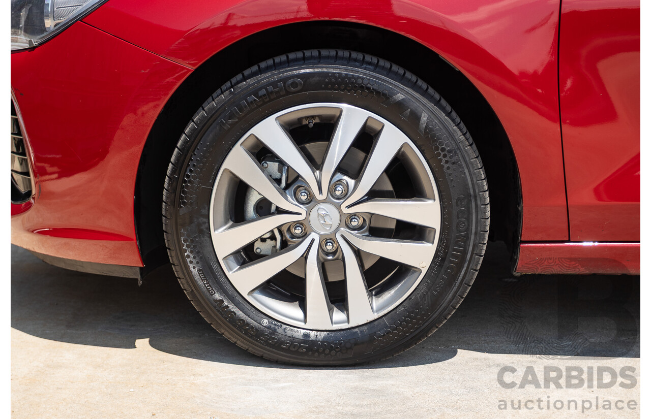 01/2018 Hyundai I30 Active PD 4D Hatchback Red 2.0L