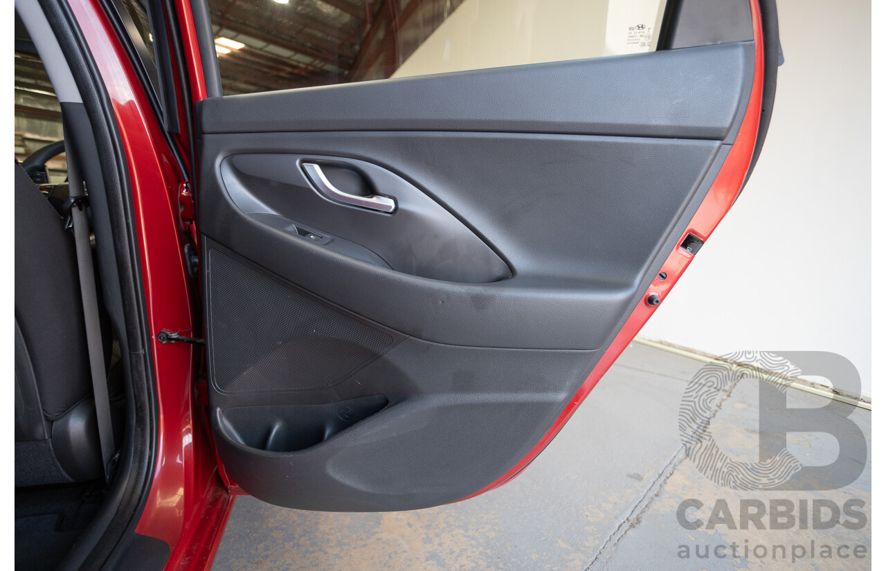 01/2018 Hyundai I30 Active PD 4D Hatchback Red 2.0L