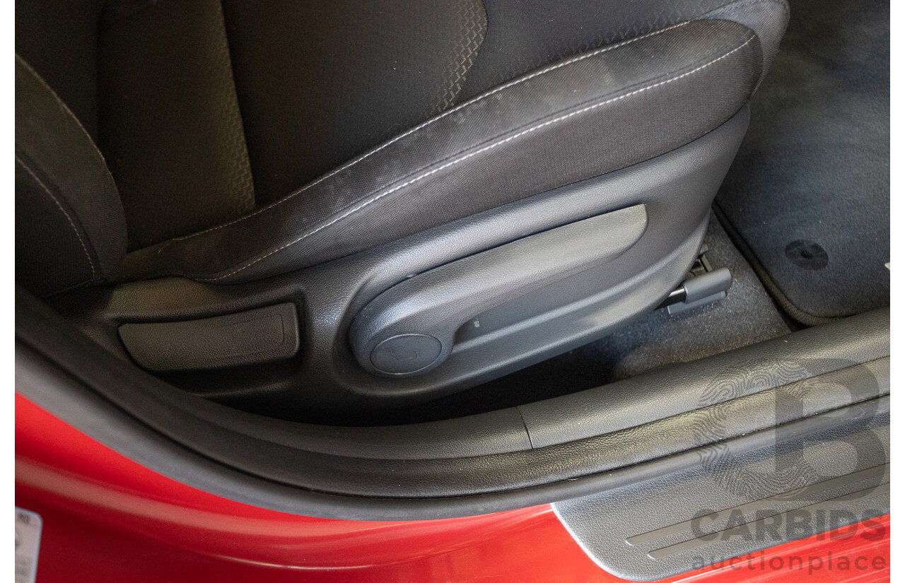 01/2018 Hyundai I30 Active PD 4D Hatchback Red 2.0L