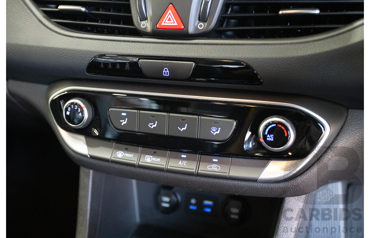 01/2018 Hyundai I30 Active PD 4D Hatchback Red 2.0L