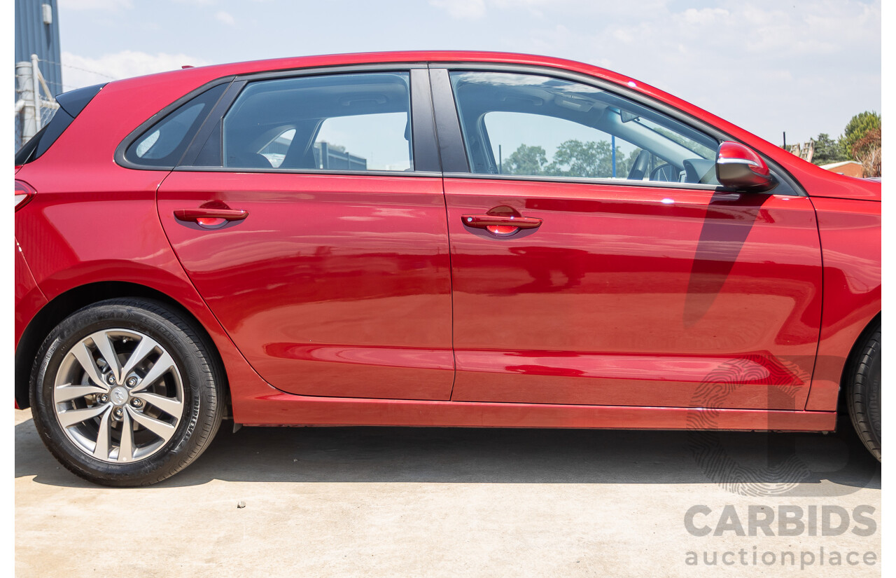 01/2018 Hyundai I30 Active PD 4D Hatchback Red 2.0L