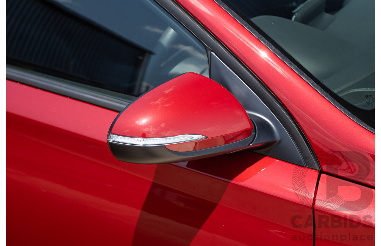 01/2018 Hyundai I30 Active PD 4D Hatchback Red 2.0L