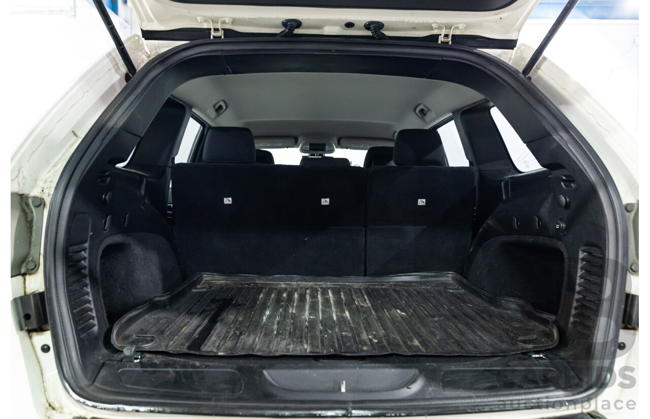 2/2012 Jeep Grand Cherokee Laredo (4x4) WK 4d Wagon Bright White V6 3.6L