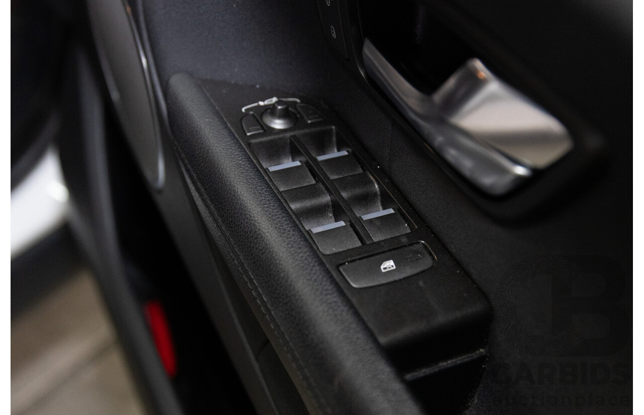 10/2015 Range Rover Evoque Td4 180 SE AWD LV MY16 5D Wagon Fuji White 2.0L