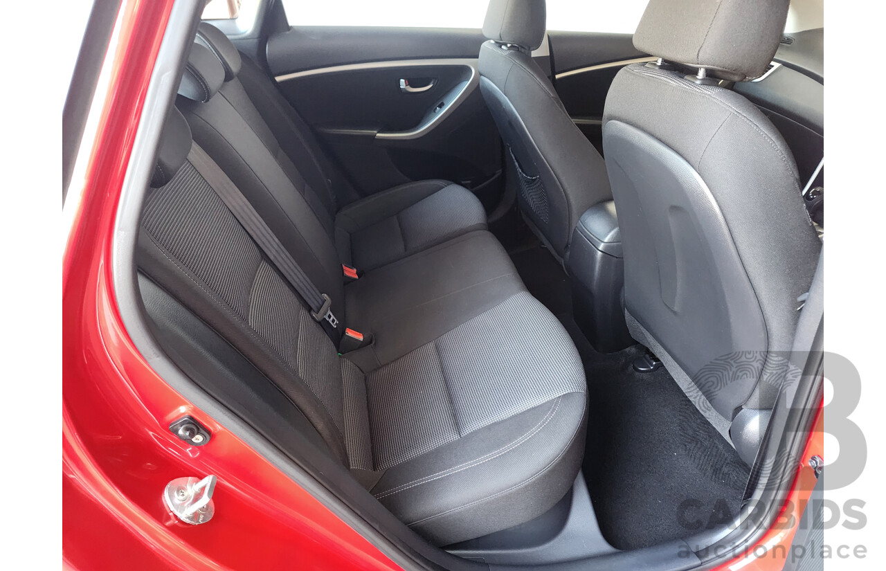 10/2012 Hyundai i30 Active GD MY12 5d Hatchback Red 1.8L