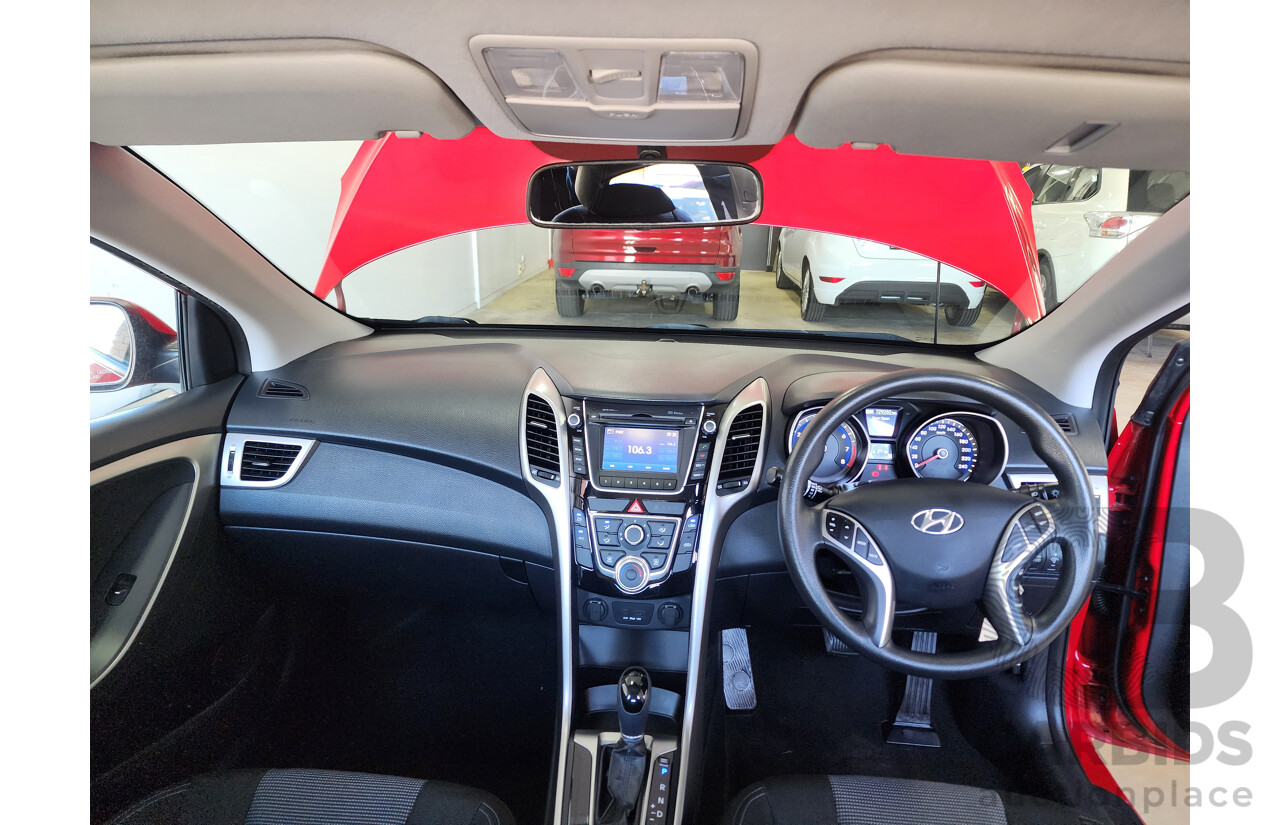 10/2012 Hyundai i30 Active GD MY12 5d Hatchback Red 1.8L