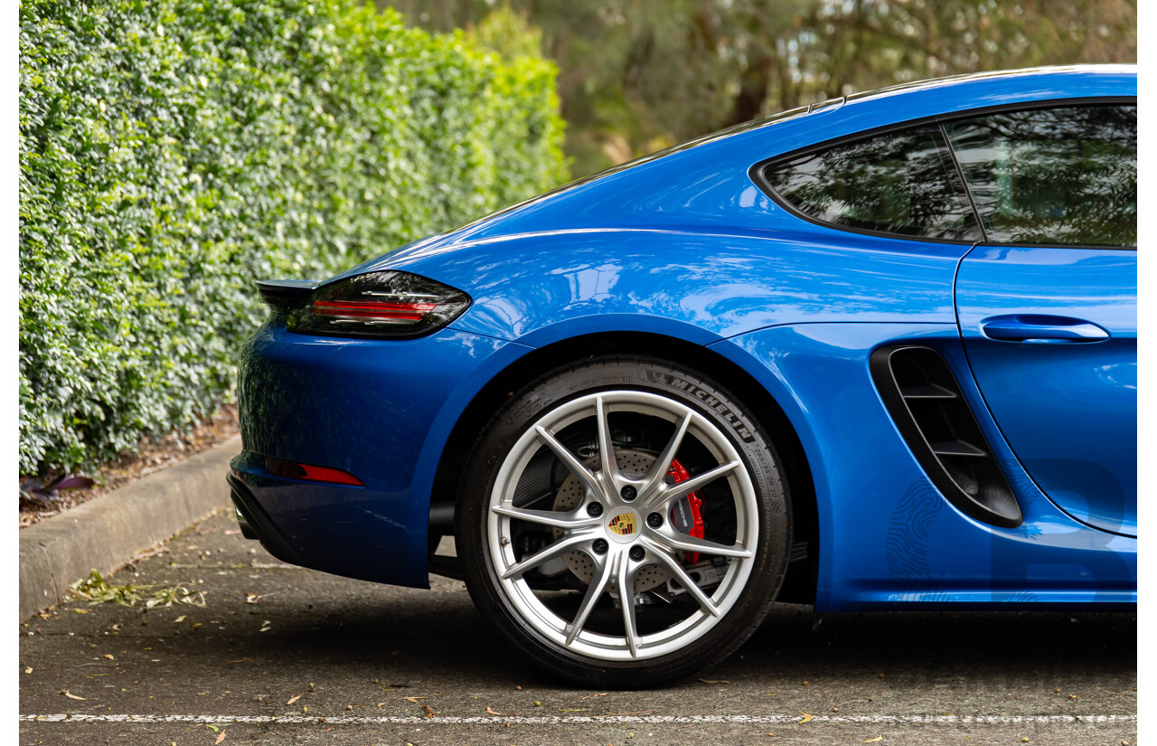 09/2017 Porsche 718 Cayman (RWD) 982 MY18 2d Coupe Sapphire Blue Metallic Turbo 2.0L