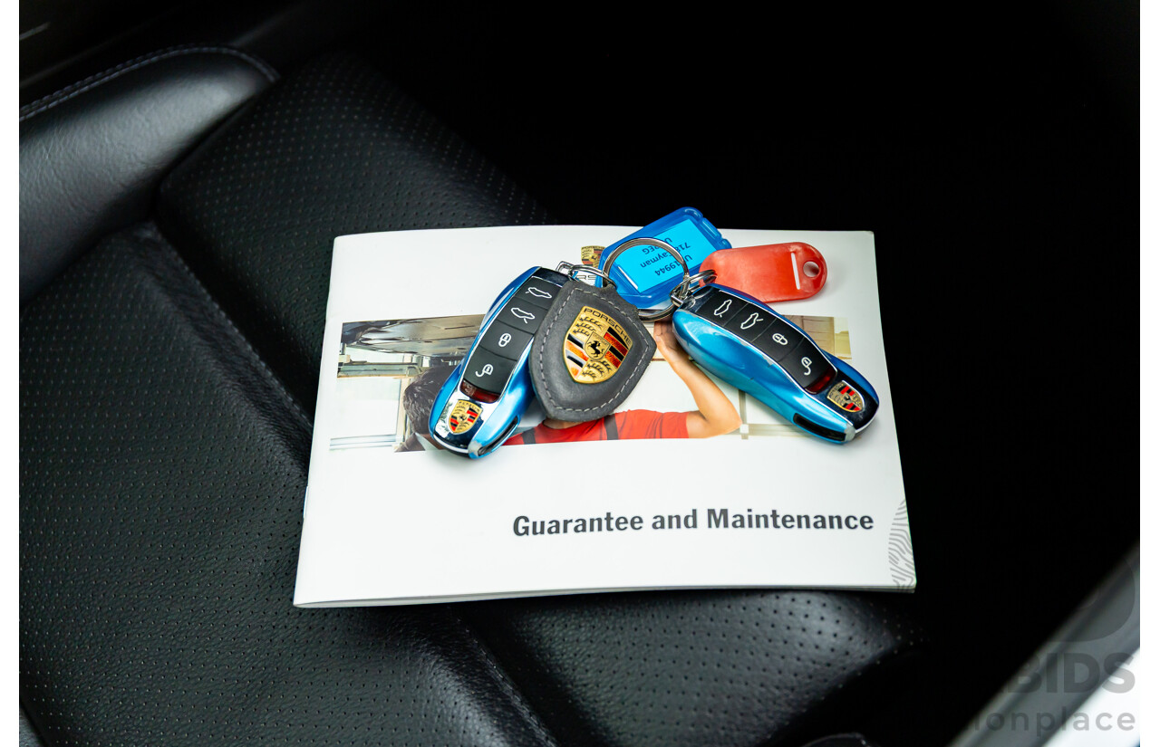 09/2017 Porsche 718 Cayman (RWD) 982 MY18 2d Coupe Sapphire Blue Metallic Turbo 2.0L