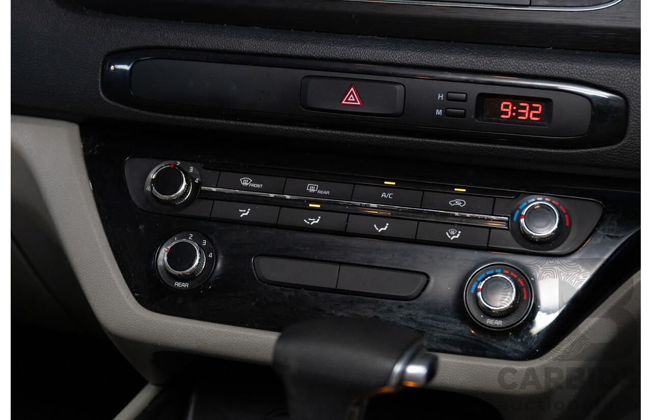 6/2018 Kia Carnival S YP MY16 Update 4d Wagon Snow White Pearl V6 3.3L - 8 Seater