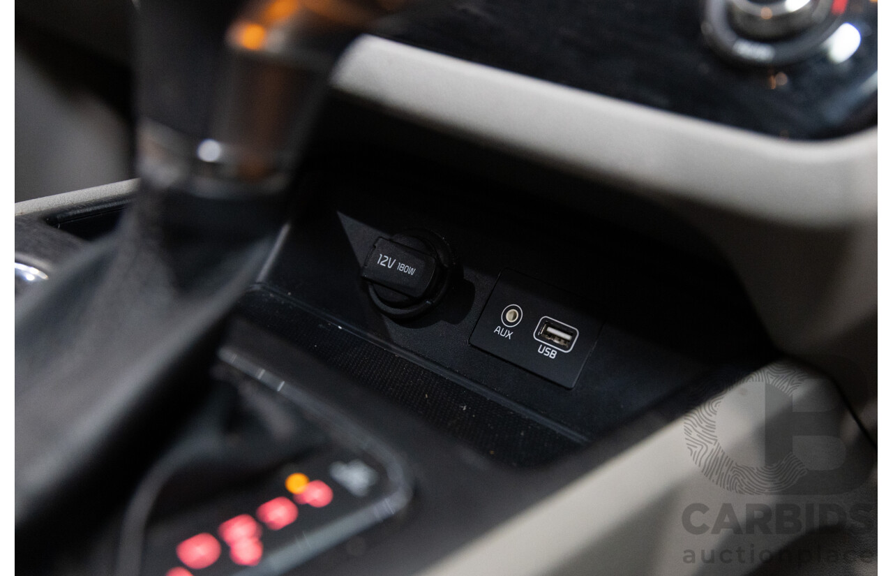 6/2018 Kia Carnival S YP MY16 Update 4d Wagon Snow White Pearl V6 3.3L - 8 Seater